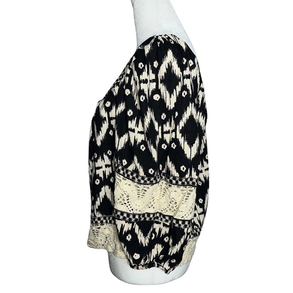 Christian Siriano‎ Boho Peasant Top Black Ivory Ikat Print Crochet Trim M - Picture 4 of 9